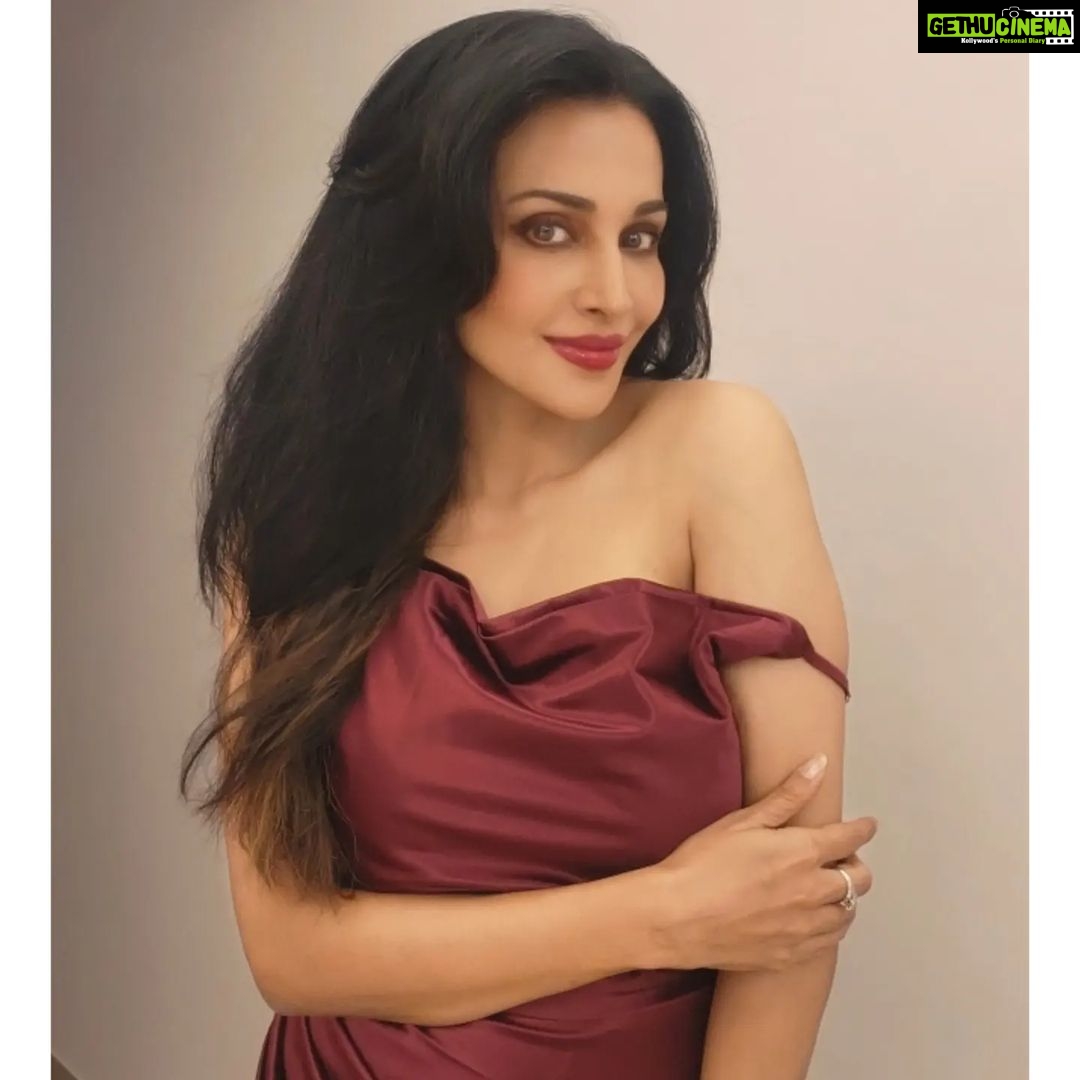 Flora Saini Instagram - Marooned ❤️ This n many more outfits up for purchase on the app Click link in bio to download app 🌹 . Jewellery @arzonai_jewellery #love #mood #ootd #happiness #me #blessings #insta #instagram #style #instalike #instadaily #instafashion #instapic #instaphoto #flora #trending #fitness #maroon #picoftheday #hot #weekend #beauty #summertime #fashion #instapicture #styleblogger #fashionblogger #instamood #instalove