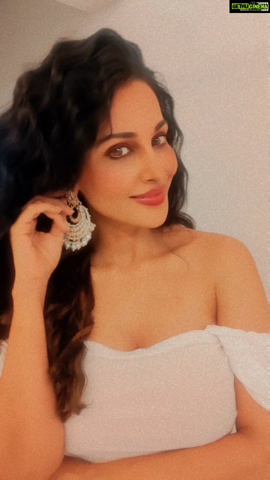 Flora Saini - 11.2K Likes - bahut pyaar karte he tumko sanam ❤️
.
#reels #reelsinstagram #reelitfeelit #trending #reellife #reelkarofeelkaro #reel #everydayreels #instagramreels #reelsinsta #reelsviral #happiness #favourite #app #video #holiday #weekend #style #instafamous #white #fashionista #reelsofinstagram #love #insta #instamood #instagram #instagood