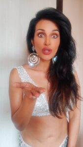 Flora Saini Instagram - Weekend आहे ❤️
.
#reels #reelsinstagram #reelitfeelit #trending #reellife #reelkarofeelkaro #reel #everydayreels #instagramreels #reelsinsta  #reelsviral #happiness #favourite #app #video #weekend #tgif #friday #reelsofinstagram #love #insta #instamood #instagram #instagood