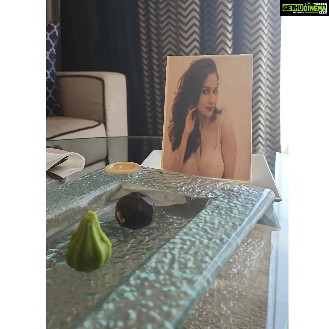 Flora Saini Instagram - Sweet Sundays π . Judging #mrsmaharashtra Thank you @inannaproductions and @celebfieapp @raminder_singhji @dharmishthamdn This cute video up on the app Click link in bio to download πΉ Taj Vivanta