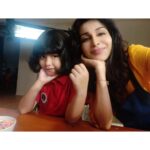 Flora Saini Instagram - #behindthescenes @amway @amwayofficialindia advertisement directed by dearest friend @vishal.gupta23 for @colonialfilms With my favorite girl @perneet.chauhan This was such a fun day! ❤️ #shootdiaries #onset #bts #Amway @artistry #advertisement #beautiful #story