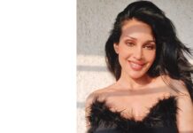Flora Saini Instagram - 🖤 . #love #sky #black #smile #picoftheday #style #newyear #viral #travel #blogger #happiness #photographer #new #trending #hot #makeup #fashion #weekend #photography #holiday #instagram #ootd #fyp #dress #sun #winter #like #christmas #outfit #live