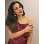 Flora Saini Instagram - Marooned ❤️ This n many more outfits up for purchase on the app Click link in bio to download app 🌹 . Jewellery @arzonai_jewellery #love #mood #ootd #happiness #me #blessings #insta #instagram #style #instalike #instadaily #instafashion #instapic #instaphoto #flora #trending #fitness #maroon #picoftheday #hot #weekend #beauty #summertime #fashion #instapicture #styleblogger #fashionblogger #instamood #instalove
