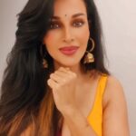 Flora Saini Instagram - Songs and sarees that kindda night ❤️ . Live at 10pm Click link in bio to download App 🌹 #reels #reelsinstagram #reelitfeelit #trending #reellife #reelkarofeelkaro #reel #everydayreels #instagramreels #reelsinsta #reelsviral #happiness #favourite #reelsofinstagram #love #insta #instamood #instagram #instagood