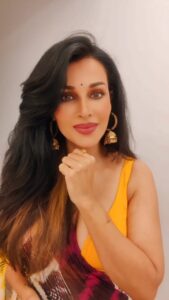 Flora Saini Instagram - Songs and sarees that kindda night ❤️
.
Live at 10pm
Click link in bio to download App 🌹
#reels #reelsinstagram #reelitfeelit #trending #reellife #reelkarofeelkaro #reel #everydayreels #instagramreels #reelsinsta  #reelsviral #happiness #favourite  #reelsofinstagram #love #insta #instamood #instagram #instagood