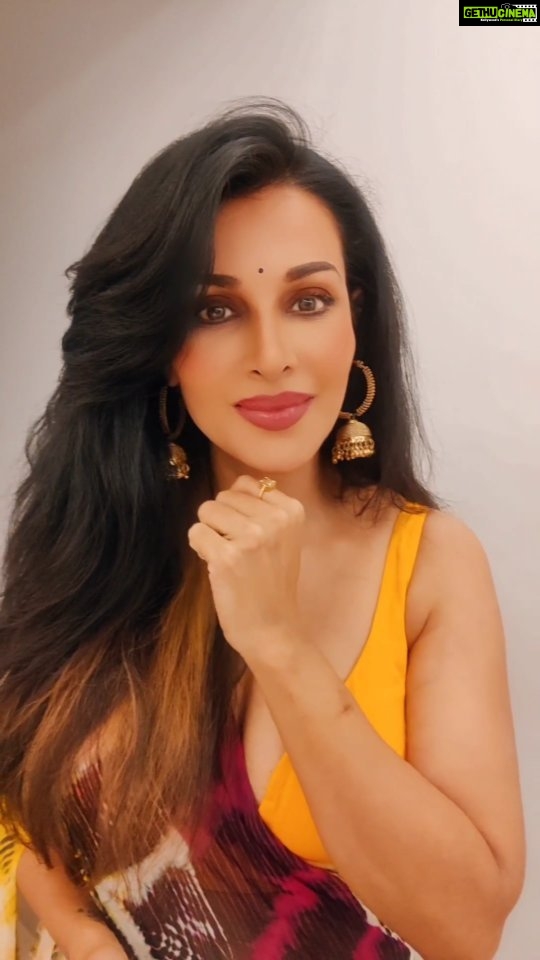 Flora Saini - 75K Likes - Songs and sarees that kindda night ❤️
.
Live at 10pm
Click link in bio to download App 🌹
#reels #reelsinstagram #reelitfeelit #trending #reellife #reelkarofeelkaro #reel #everydayreels #instagramreels #reelsinsta #reelsviral #happiness #favourite #reelsofinstagram #love #insta #instamood #instagram #instagood