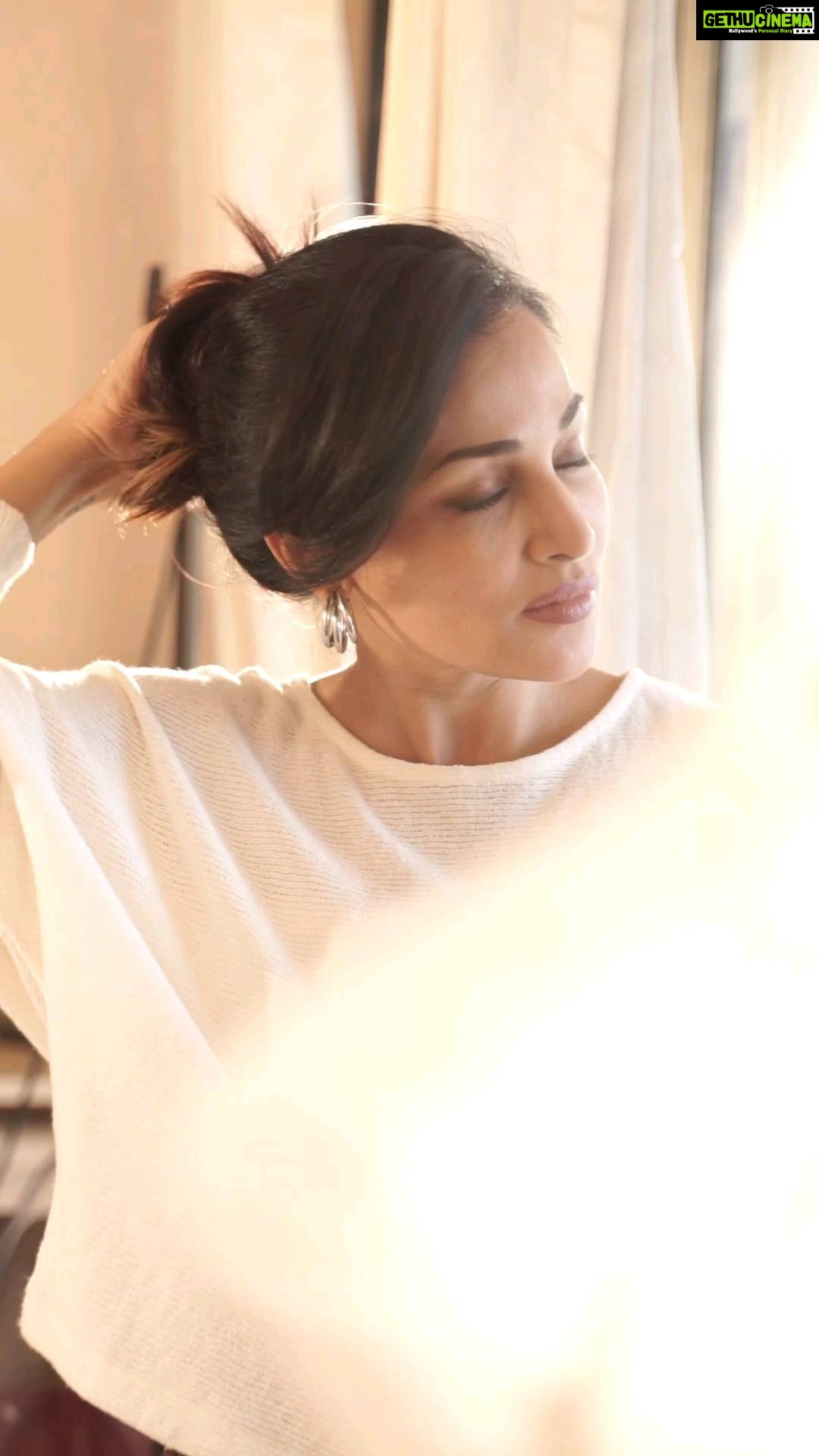 Flora Saini - 7.2K Likes - Winters are my favourite but the dandruff and itchy scalp that comes with it, is definitely not! @mamaearth.in Tea Tree Shampoo helps me get rid of my dandruff completely, while nourishing my hair with the perfect combination of Tea Tree, Ginger and Almond oil. It soothes my scalp preventing any itchiness. Safe for colored & chemically treated hair, this shampoo is free of harmful chemicals & toxins such as Silicones, Parabens, Mineral Oil, & Dyes.
Mamaearth's Tea Tree Shampoo is my new obsession and I can’t wait for it to be yours. Check it out on Trell Shop now!
#Ad #Mamaearth #dandruff #shampoo #selfcare #winters #hygine
Shot by @_yash_warpe
Jewellery by @arzonai_jewellery