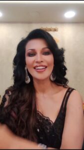 Flora Saini Instagram - ❤️ 
.
Makeup @sarkargoutam81
Dress @itsgrishma 
Hair @sandip_nag

#reels #reelsinstagram #reelitfeelit #trending #reellife #reelkarofeelkaro #reel #everydayreels #instagramreels #instareels #reelsinsta #reelsvideo #shooting #reelsviral #bollywood #newyear #36farmhouse #saree #black #reelslovers  #happiness #favourite #gratitude #reelsofinstagram #love #insta #instamood #instagram #instagood