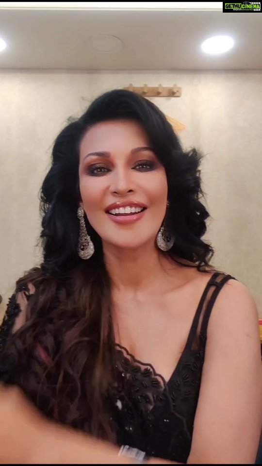 Flora Saini - 15.9K Likes - ❤️
.
Makeup @sarkargoutam81
Dress @itsgrishma
Hair @sandip_nag
#reels #reelsinstagram #reelitfeelit #trending #reellife #reelkarofeelkaro #reel #everydayreels #instagramreels #instareels #reelsinsta #reelsvideo #shooting #reelsviral #bollywood #newyear #36farmhouse #saree #black #reelslovers #happiness #favourite #gratitude #reelsofinstagram #love #insta #instamood #instagram #instagood
