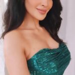 Flora Saini Instagram – Queening 👑❤️☁️
.
.
#love #sky #music #ootd #christmas #outfit #live #tbt #photooftheday #photoshoot #look #fashion #friends #instagram #holiday #instagood #nature #trending #photooftheday #family #winter #thoughts #reels #reelsinstagram #viral #video #instadaily #india