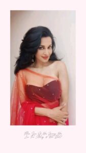 Flora Saini Instagram - बस यूं ही ❤️
.
#reels #reelsinstagram #reelitfeelit #trending #reellife #reelkarofeelkaro #reel #everydayreels #instagramreels #instareels #reelsinsta #reelsvideo #song #king #kingrocco #reelsviral #bollywood #holidayseason #christmas #reelslovers  #happiness #favourite #black #reelsofinstagram #love #insta #instamood #music #instagram #instagood