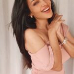 Flora Saini Instagram – तू जो मेरे पास है 💗☁️🦋✨
.
#love #sky #music #ootd #christmas #outfit #live #tbt #photooftheday #photoshoot #look #fashion #friends #instagram #holiday #instagood #nature #trending #photooftheday #family #winter #wanderlust #reels #reelsinstagram #viral #video #instadaily #india