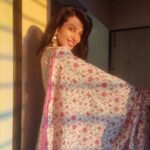 Flora Saini Instagram – एक तुम हो ,और नखरे तुम्हारे
एक हम है के सदके तुम्हारे 🥰
.
Via @rabban_shekh_10 🙃
Thank you @khwabhclothing @girlwithtravelshoes  for this beautiful outfit 🤗

#clothing #happiness #favourite  #love #insta #instamood #music  #instagram #instagood #explore #instafashion #ootd #indianfashion #sunday #weekend #weekendvibes