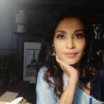 Flora Saini Instagram - Glued to the game!!! 😎 #insideedge3 streaming now on @primevideoin ❤️ . @insideedgeamazon @excelmovies @krnx @kanishk.varma @kassimjagmagia #mohit @vikassmyname @sumitgyan #vivekshah @shiprasinghacharya @caseysanker @abhishektripathy88 @doyoulovedeep @ofnosurnamefame #webseries #cricket #match #binge #mustwatch #bts #behindthescenes