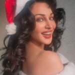 Flora Saini Instagram - Wishing you all a Merry everything and a happy always 🎄❤️💫 . #love #sky #red #smile #picoftheday #chocolate #style #newyear #viral #travel #blogger #happiness #photographer #new #trending #hot #makeup #fashion #photography #holiday #instagram #ootd #fyp #dress #sun #winter #like #christmas #outfit #live