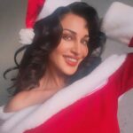 Flora Saini Instagram - Wishing you all a Merry everything and a happy always 🎄❤️💫 . #love #sky #red #smile #picoftheday #chocolate #style #newyear #viral #travel #blogger #happiness #photographer #new #trending #hot #makeup #fashion #photography #holiday #instagram #ootd #fyp #dress #sun #winter #like #christmas #outfit #live