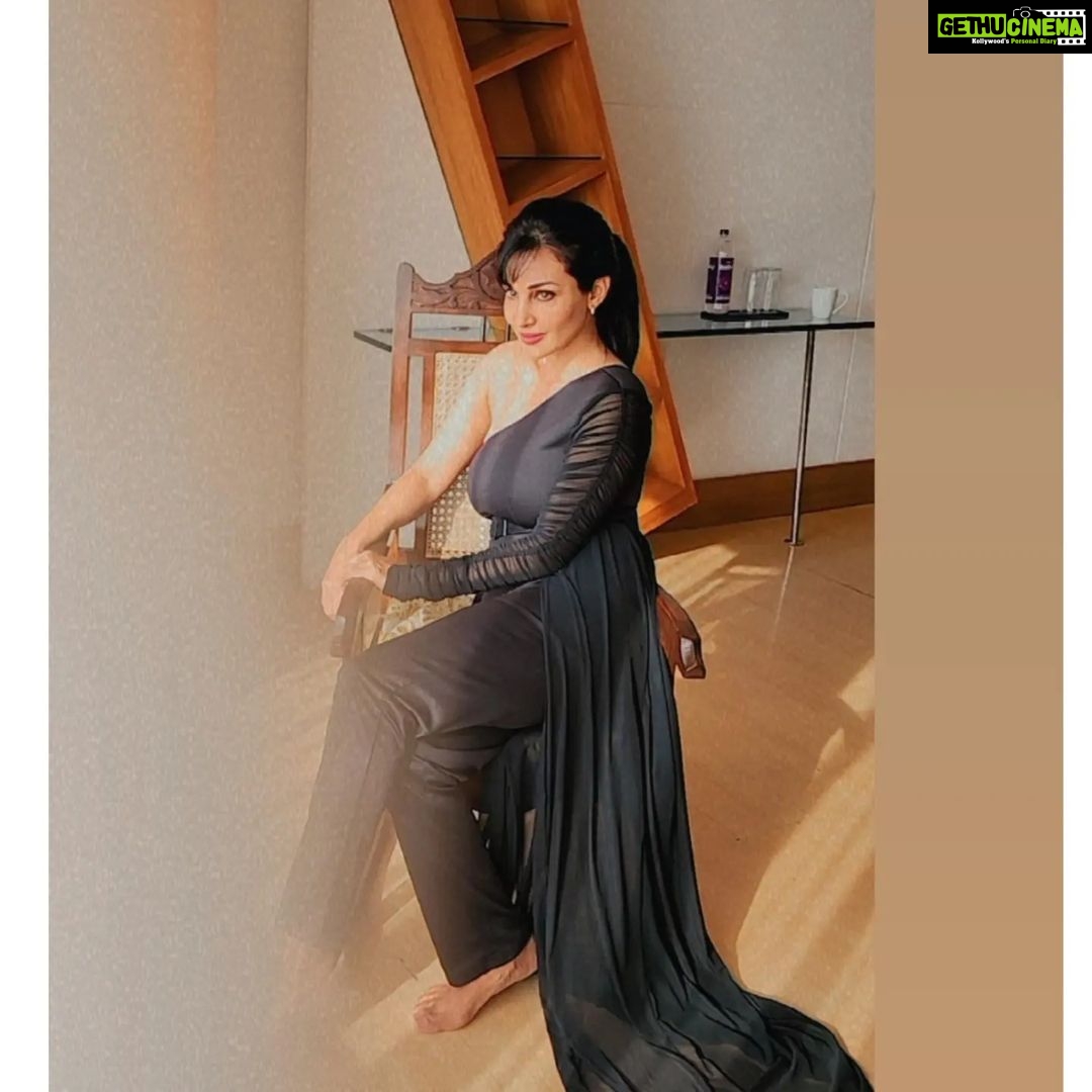 Flora Saini Instagram - Be fearlessly authentic 💖 #trending #love #outfit #look #fitnessmotivation #photo #fun #picoftheday #amor #like #food #beautiful #picture #photography #blogger #travel #fashion #sun #sky #life #viral #instagram #black #bestoftheday #happy #style #ootd #outfit #lifestyle #instalove #instadaily