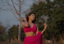 Garima Chaurasia Instagram - Pink to make everyone wink 😉 💕 . . Wearing: @alayabystage3 📸: @nitin_.1610 #gimaashi #ethnic #picoftheday #indian #gimaians