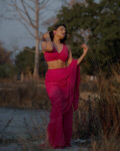 Garima Chaurasia Instagram - Pink to make everyone wink 😉 💕 . . Wearing: @alayabystage3 📸: @nitin_.1610 #gimaashi #ethnic #picoftheday #indian #gimaians