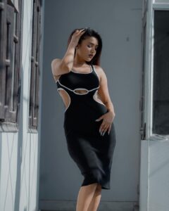 Garima Chaurasia Instagram - BLACK again 💣 . . . 📸: @nitin_.1610 #gimaashi #gimaians #picofday #blackislove