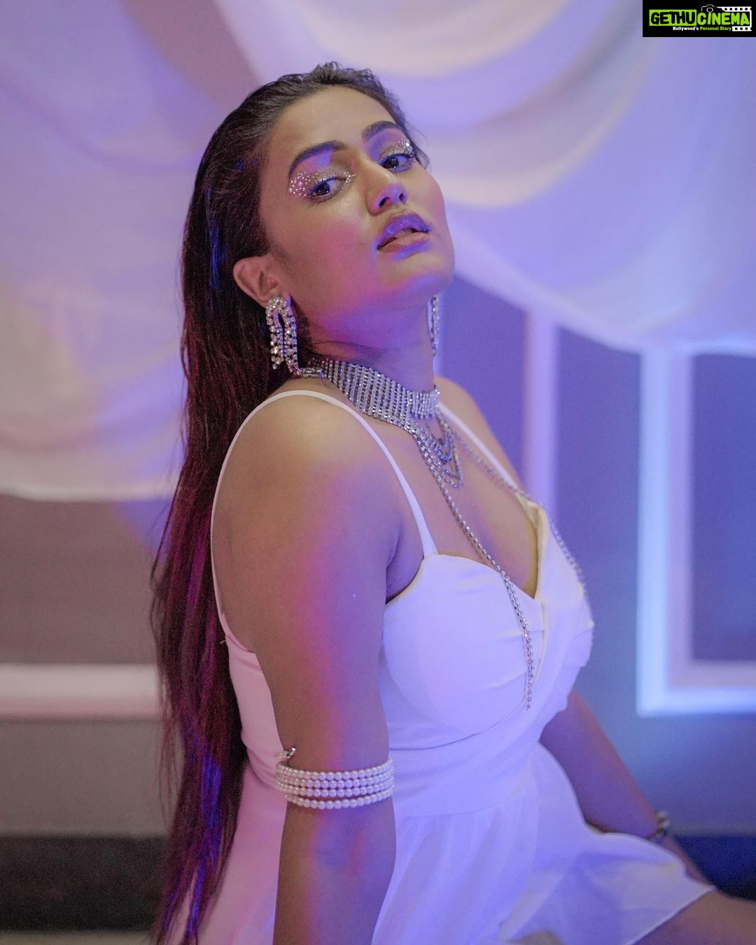 Garima Chaurasia Instagram - A heart as cold as ice is the heart where love has died 🧊🤍🌨️