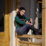 Garima Chaurasia Instagram - Stay where your soul feels happy..🧚🏻‍♀️ . . . 📸: @nitin_.1610 #gimaashi #picoftheday #leh #ladakh #traveldiaries #sunshine #gimaians #explore