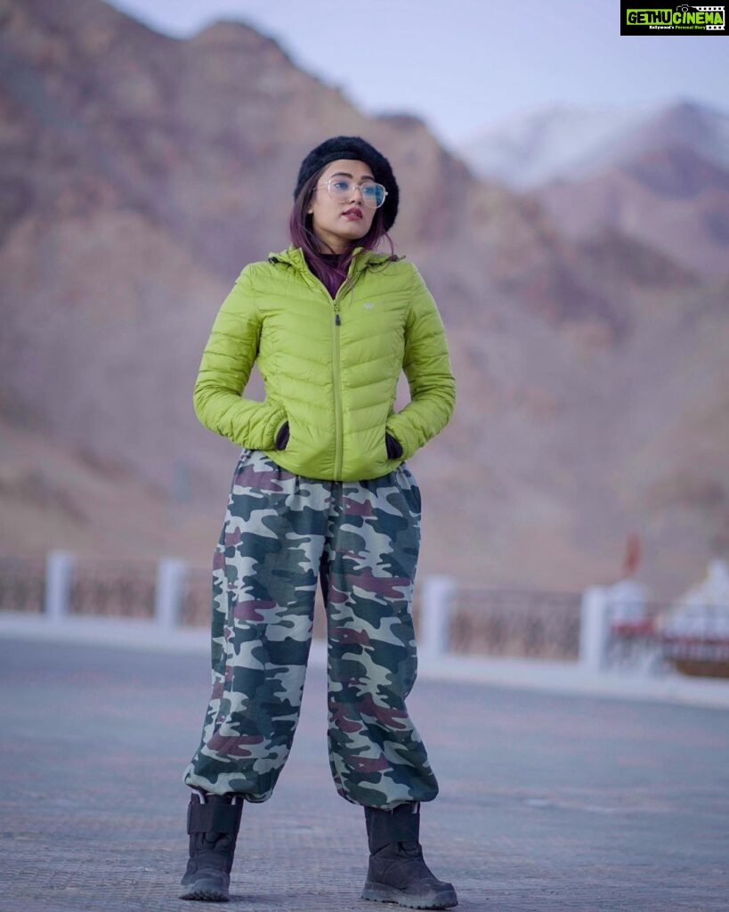 Garima Chaurasia Instagram - Julleyyyy 🙏🏻 . . 📸: @nitin_.1610 #gimaashi #gimaians #leh #ladakh #traveldiaries #explore Leh, Ladakh