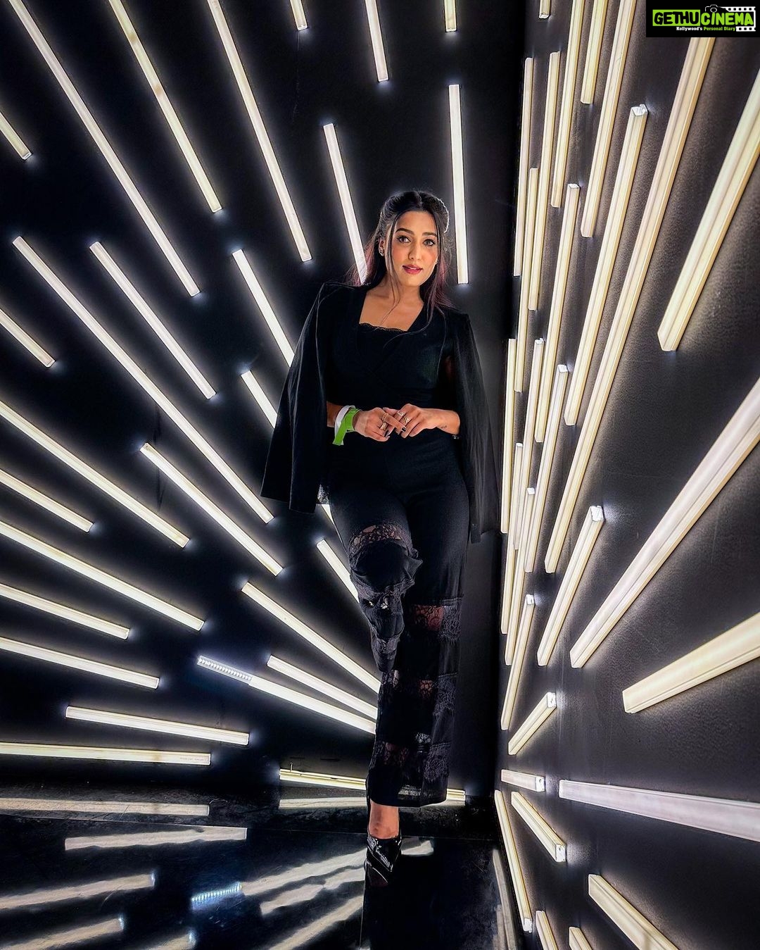 Garima Chaurasia Instagram - Meta creator day! 🖤 . . 📸: @mrmayankm 🤓 #metaindia #metacreatorday #gimaashi #creatorsday #explore