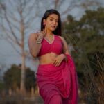 Garima Chaurasia Instagram – Pink Fever! 💕🥵
.
.
📸: @nitin_.1610 
#gimaashi #picoftheday #gimaians #ethnic