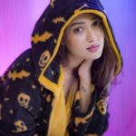 Garima Chaurasia Instagram – Hot chocolate weather ☕️🍫👻
.
.
.
📸: @nitin_.1610 
#gimaashi #picoftheday #winter #cozy #wintervibes #colddays #gimaians