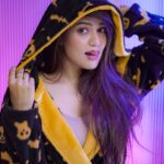 Garima Chaurasia Instagram – Hot chocolate weather ☕️🍫👻
.
.
.
📸: @nitin_.1610 
#gimaashi #picoftheday #winter #cozy #wintervibes #colddays #gimaians