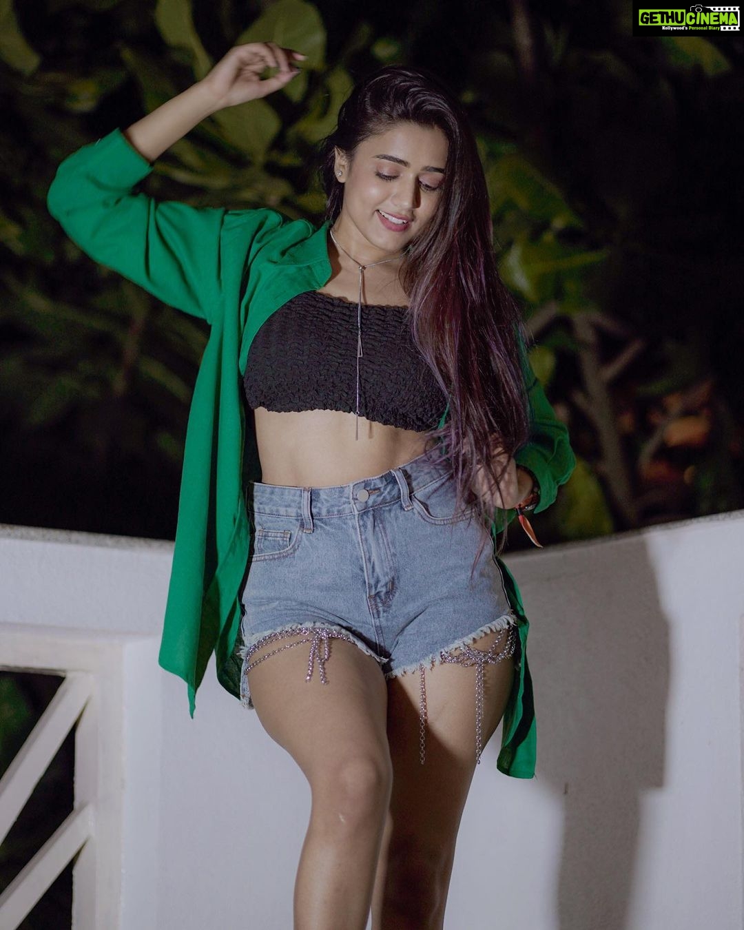 Garima Chaurasia Instagram - Craving summers🧤 . . 📸: @nitin_.1610 #gimaashi #picoftheday #gogreen #goa #goadiaries #explore #summervibes South Goa