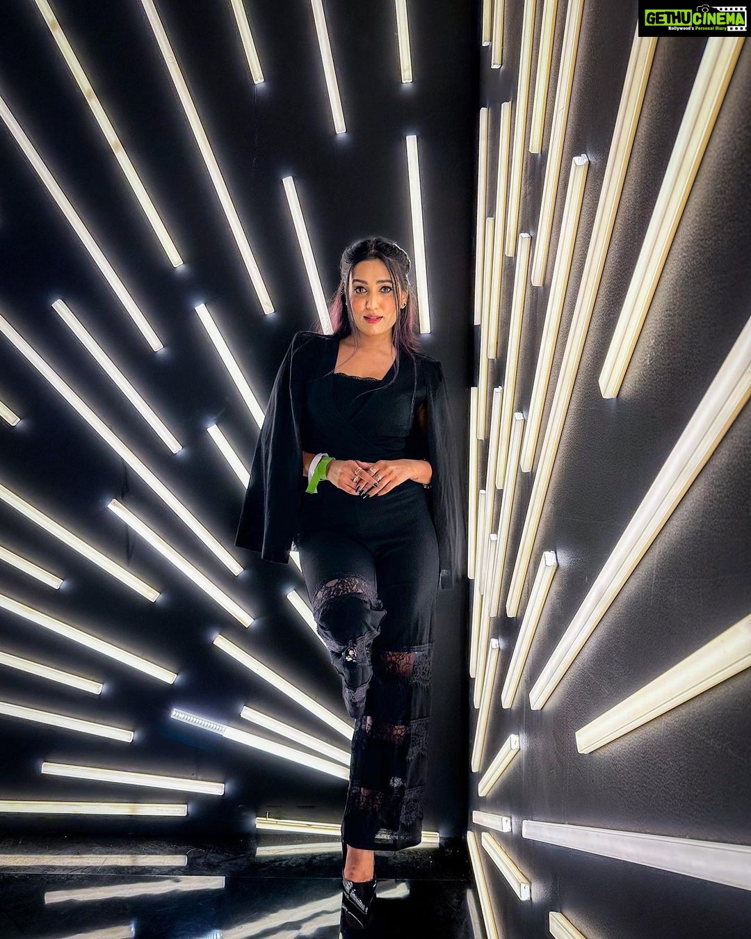 Garima Chaurasia Instagram - Meta creator day! 🖤 . . 📸: @mrmayankm 🤓 #metaindia #metacreatorday #gimaashi #creatorsday #explore
