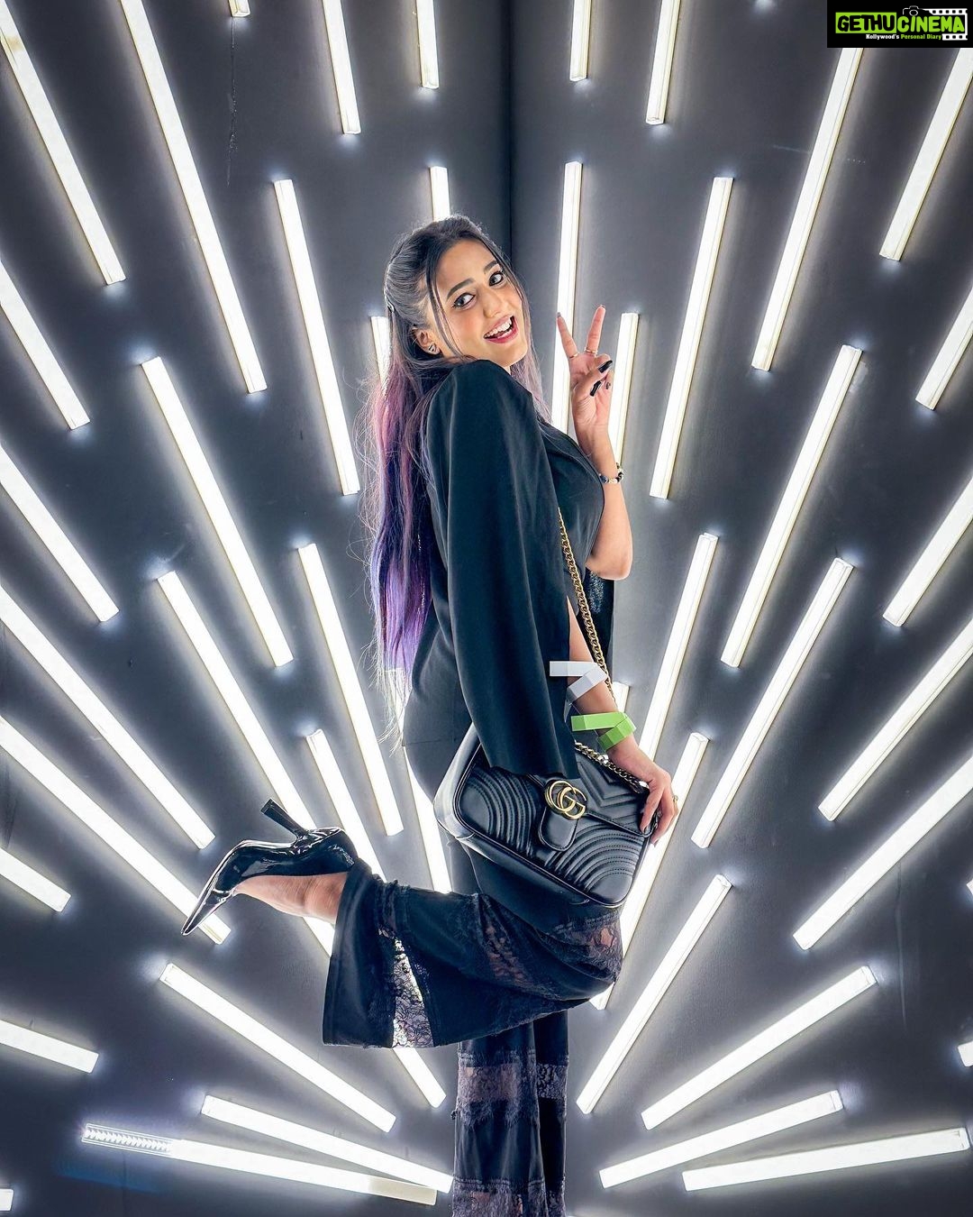 Garima Chaurasia Instagram - Meta creator day! 🖤 . . 📸: @mrmayankm 🤓 #metaindia #metacreatorday #gimaashi #creatorsday #explore