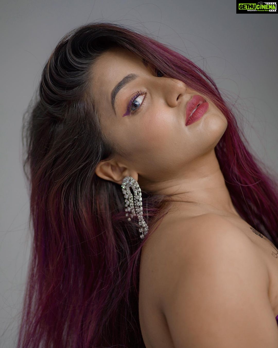Garima Chaurasia Instagram - Love me like you do 🥀 . . 📸: @nitin_.1610 #gimaashi #picoftheday #gimaians #keeploving #explore
