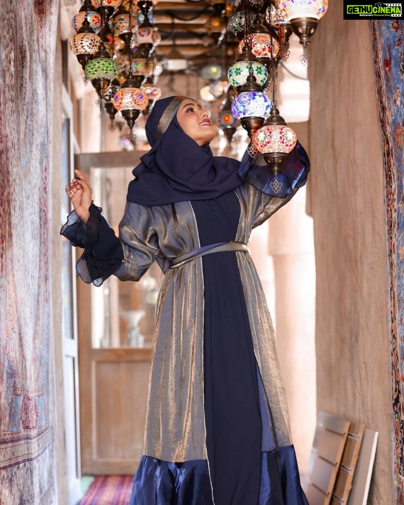 Garima Chaurasia Instagram - Oh Maula Na Jaane Kya Teri Yeh Maaya.. Kyun Usse Milaya Kyun Aashiq Banaya✨ . . ( I wore Abaya for the first time) Wearing: @dxb_abayas_ 🖤 📸: @ehtasham_saeed Edit: @welcomeishu3694 #gimaashi #abaya #Dubai #alseef #visitdubai #photoshoot #picoftheday #gimaians #explore Al Seef Marina