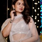 Geet Gambhir Instagram - Moon & Stars say cheese🌟 No eclipse please😁 . . 📸 @esjay_productions Look created by only urs @geetgambhir . . . . . . #moonlight #look #silverdress #indianwear #outfits #star #moon #geetgambhir #shivoham