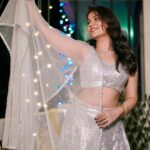 Geet Gambhir Instagram - Delightful Diwali 🪔 . . 📸 @esjay_productions . . . . . . #diwali #festive #festivevibes #light #diva #love #shinebright #diwalidecor #home #indianwear #diwalioutfit #outfits #geetgambhir #shivoham #india #indian
