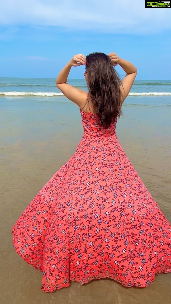 Geet Gambhir Instagram - Serenity🎶🌷 . . . . . #slowmo #reelsinstagram #reelitfeelit #feelit #bestview #view