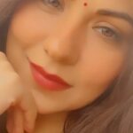 Geet Gambhir Instagram - How’s my Laal Bindi ♥️ ? . . . . . @akullofficial #laalbindi #song #reelkarofeelkaro