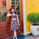 Geet Gambhir Instagram - Sometimes I wish To go back in time To feel twice the things That changed my life 💃💐 #happytime . . . . #dineout #dayout #delhi #delhifood #foodie #chattarpur #colocal #dhanmill #beautifulplace #lunch #geetgambhir #shivoham #lifestyle #outfit #heels Colocal Chocolate Cafe