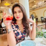 Geet Gambhir Instagram - Let’s have EATtitude 🍹🥙 But what actually elated me was Avavodo Bruschetta ( loved it as my fav dish was served 🥰🥰) . . . . . #dineout #dayout #lunch #chattarpur #dhanmill #colocal #colocalcafe #delhi #healthylifestyle #geetgambhir #shivoham Colocal Chocolate Cafe