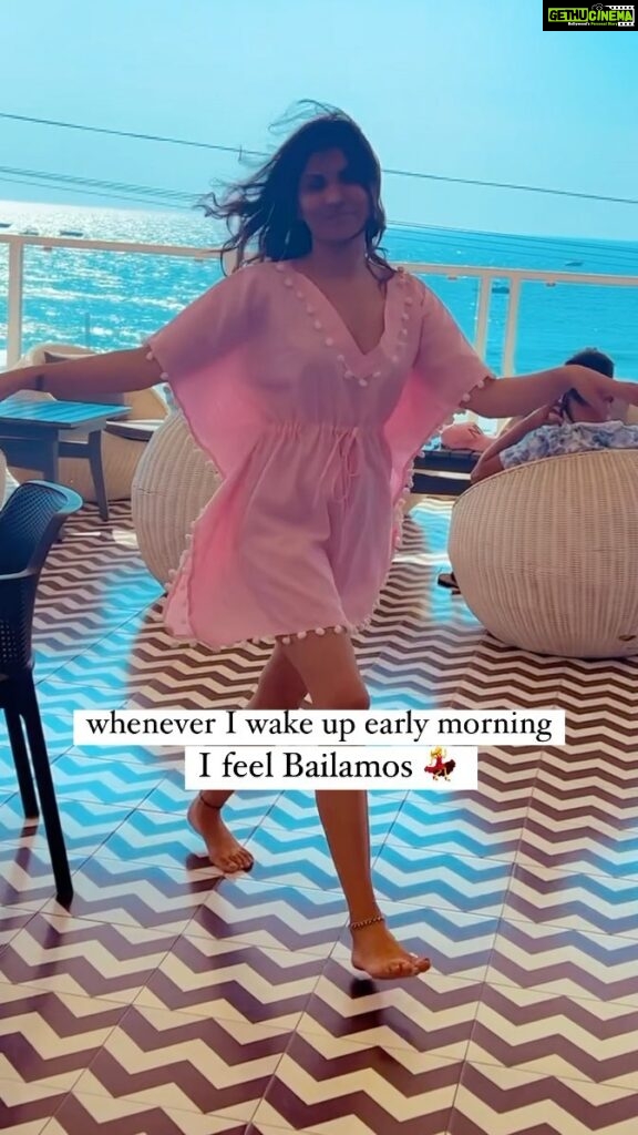 Geet Gambhir Instagram - Bailamos 💃 . . . . . . #letsdance #dance #morningritual #besttherapy #bailamos #earlymorning