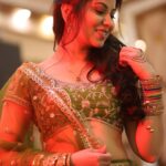 Geet Gambhir Instagram - Rang Rasiya ♥ P.S finally received some good pictures from brother’s wedding 🥰😅 . . . . . . . . #lehanga #indianlook #wedding #punjabi #indianwedding #jwellery #bangles #colorful #fashion#style #geetgambhir #shivoham #hairdo #dupatta