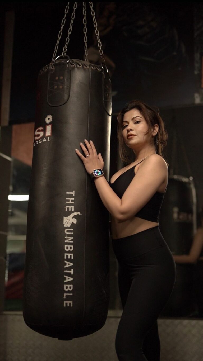 Geet Gambhir Instagram - Staying connected and on track, both in and out of the gym with my #ForceX12s🤩 Stylish companion for all day!☀️ #StyleMeetsSmart #WearyourForce #pTronEveryday #pTronIndia #smartwatch #fitness #workout #stayfit #stayconnected #fashion #healthylifestyle