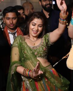 Geet Gambhir Instagram - Rang Rasiya ♥️
P.S finally received some good pictures from brother’s wedding 🥰😅
.
.
.
.
.
.
.
.
#lehanga #indianlook #wedding #punjabi #indianwedding #jwellery #bangles #colorful #fashion#style #geetgambhir #shivoham #hairdo #dupatta