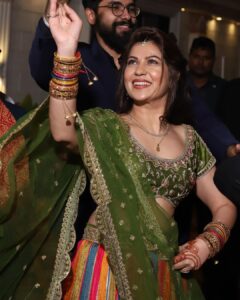 Geet Gambhir Instagram - Rang Rasiya ♥️
P.S finally received some good pictures from brother’s wedding 🥰😅
.
.
.
.
.
.
.
.
#lehanga #indianlook #wedding #punjabi #indianwedding #jwellery #bangles #colorful #fashion#style #geetgambhir #shivoham #hairdo #dupatta