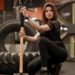 Geet Gambhir Instagram - Killer vibes, killer moves!! Training like a pro is simple with my #ForceX12s from @ptronindia ✌🏼🏃🏻‍♀️🧘🏻‍♀️⚡ Track your pace & progress 24*7 with pTron's health suite🤩 #StyleMeetsSmart #WearYourForce #pTronIndia #pTronEveryday #fitness #workout #gym #blackoutfit #glam #looks