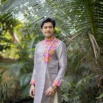 Gourab Roy Choudhary Instagram - আমার সোনার বাংলা, আমি তোমায় ভালোবাসি.. শুভ নববর্ষ ১৪৩০ সবাইকে বাংলা নববর্ষের শুভেচ্ছা….. TEAM WISEDUCK WARDROBE @soumodeepduttalabel 📸 @hashtag_piksography