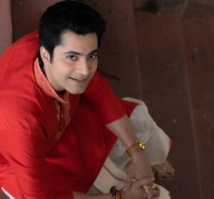 Gourab Roy Choudhary Instagram - মনের ওজন কমেছে ... 
বুদ্ধির ওজন বেড়েছে ... 

কাকে যে সাপোর্ট করি 😏